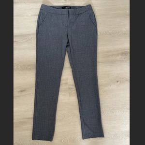 Amanda + Chelsea tapered pants in grey